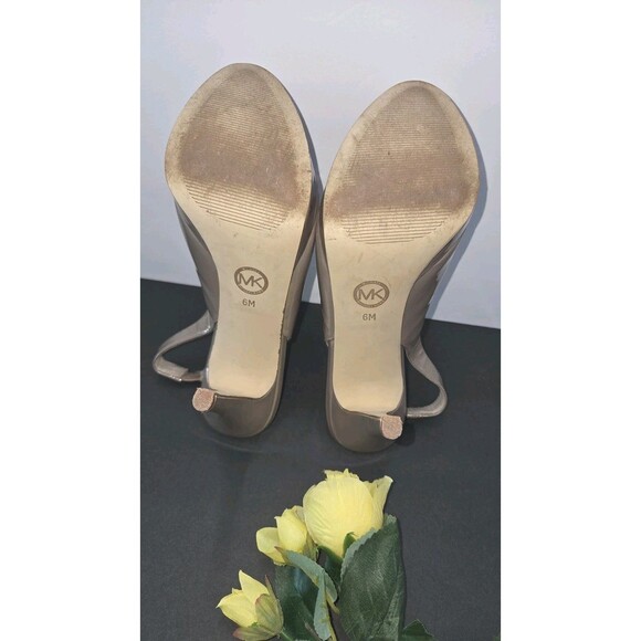 Michael Kors Women's Beige Patent Leather Slingback Peep Toe Heel Used size 6M - Picture 5 of 8